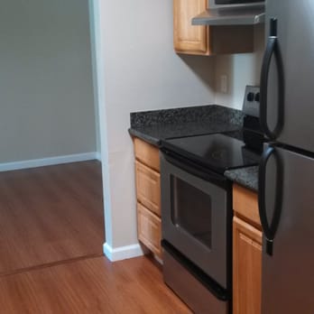 Lincoln Park - Kitchen and dining room - Apartments Near Me - Santa Clara, California