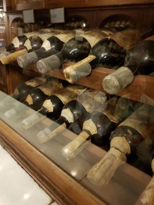 Bodega Cigaleña by null