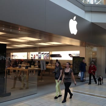 Apple Store - Pointe-Claire - Front Exterior - Computers Near Me - Pointe-Claire, Quebec Apple Store - Pointe-Claire - Front Exterior - Computers Near Me - Pointe-Claire, Quebec