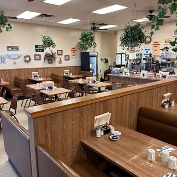 Bread & Butter Cafe - Seating - Breakfast & Brunch Near Me - Tucson, Arizona Bread & Butter Cafe - Seating - Breakfast & Brunch Near Me - Tucson, Arizona