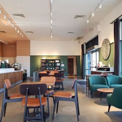 Starbucks - Bright space
