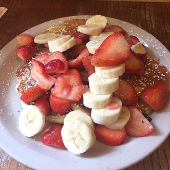Strawberry Place - Chocolate chip pancakes with strawberries and banana - Breakfast & Brunch Near Me - Nyack, New York Strawberry Place - Chocolate chip pancakes with strawberries and banana - Breakfast & Brunch Near Me - Nyack, New York