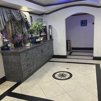 Starlight Inn - Swanky lobby - Hotels Near Me - Canoga Park, California