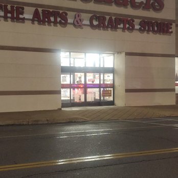 Michaels - Entrance - Art Supplies Near Me - Chattanooga, Tennessee