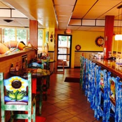 Los 3 Mayas - Newly remodeled dining room