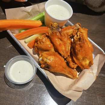 American Grub - Buffalo wings - Burgers Near Me - Tustin, California