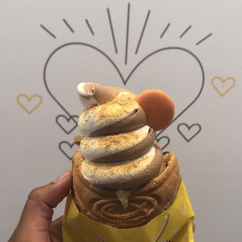 Somisomi - Milk/Choco swirl with custard filling! - Ice Cream & Frozen Yogurt Near Me - Irvine, California