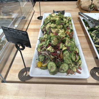 Erewhon - Grocery Near Me - Beverly Hills, California