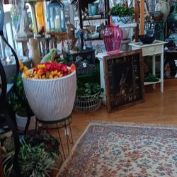 Practical Posh - Garden and home items.