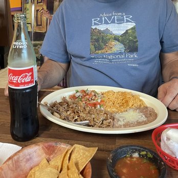 El Caporal - Carnitas plate - Mexican Near Me - Altadena, California