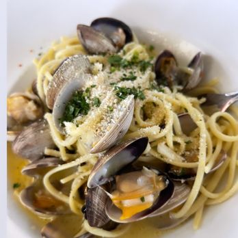 Sam's Anchor Cafe - Seafood Near Me - Tiburon, California Sam's Anchor Cafe - Seafood Near Me - Tiburon, California