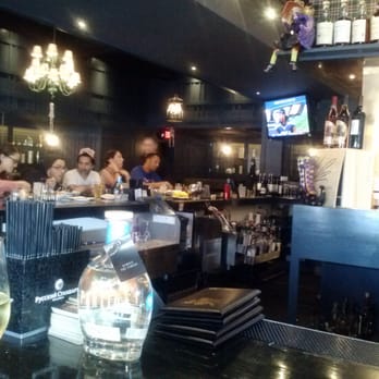 Morrison - Best kept secret in Los Feliz! Great crowd, great  ppl u feel welcome and the food is AMAZING! Burgers, wings BREAD PUDDING!! - Gastropubs Near Me - Los Angeles, California