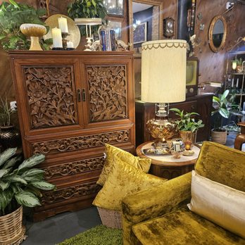 Rhiannon Antiques - Antiques Near Me - Boise, Idaho Rhiannon Antiques - Antiques Near Me - Boise, Idaho
