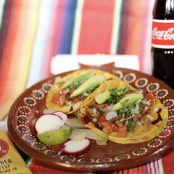 Rubi's Taqueria - Super veggie tacos