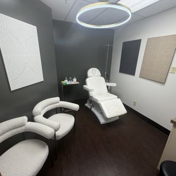 The LowT Clinic - Patient room - Weight Loss Centers Near Me - Tucson, Arizona The LowT Clinic - Patient room - Weight Loss Centers Near Me - Tucson, Arizona