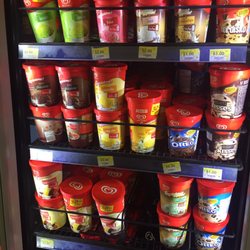 Nueva Walmart de México - Different packaging than the US