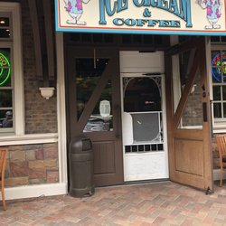 Polar Bear Ice Cream And Coffee - Entrance