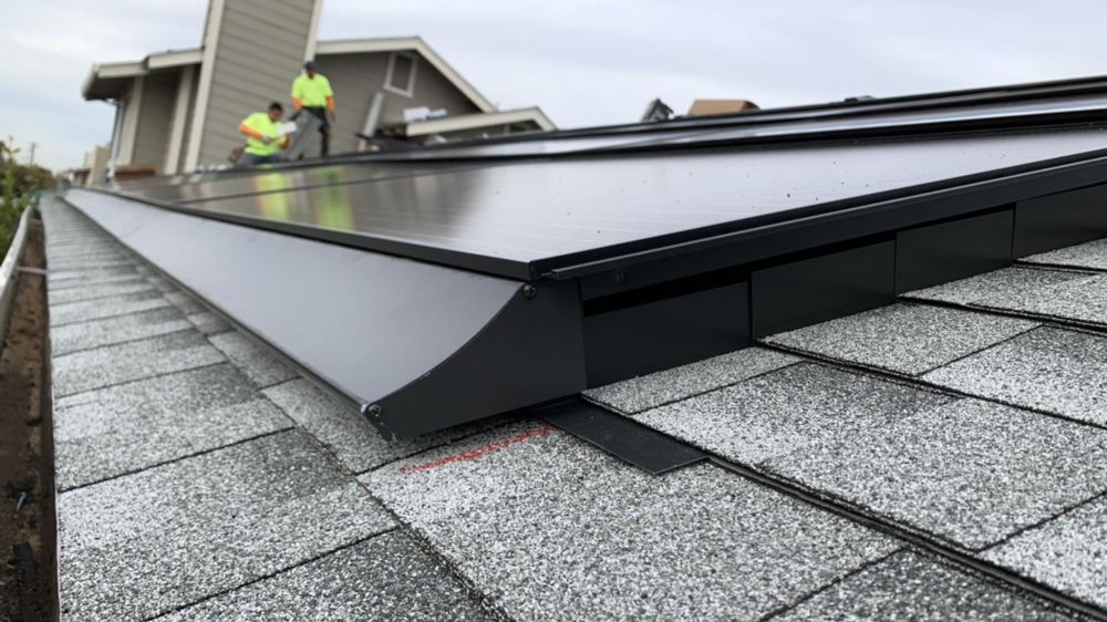 Slide of Simmitri Solar