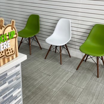 Boba Binge - Waiting area. - Coffee & Tea Near Me - Oakland, California Boba Binge - Waiting area. - Coffee & Tea Near Me - Oakland, California