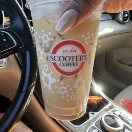 Iced latte w oak milk