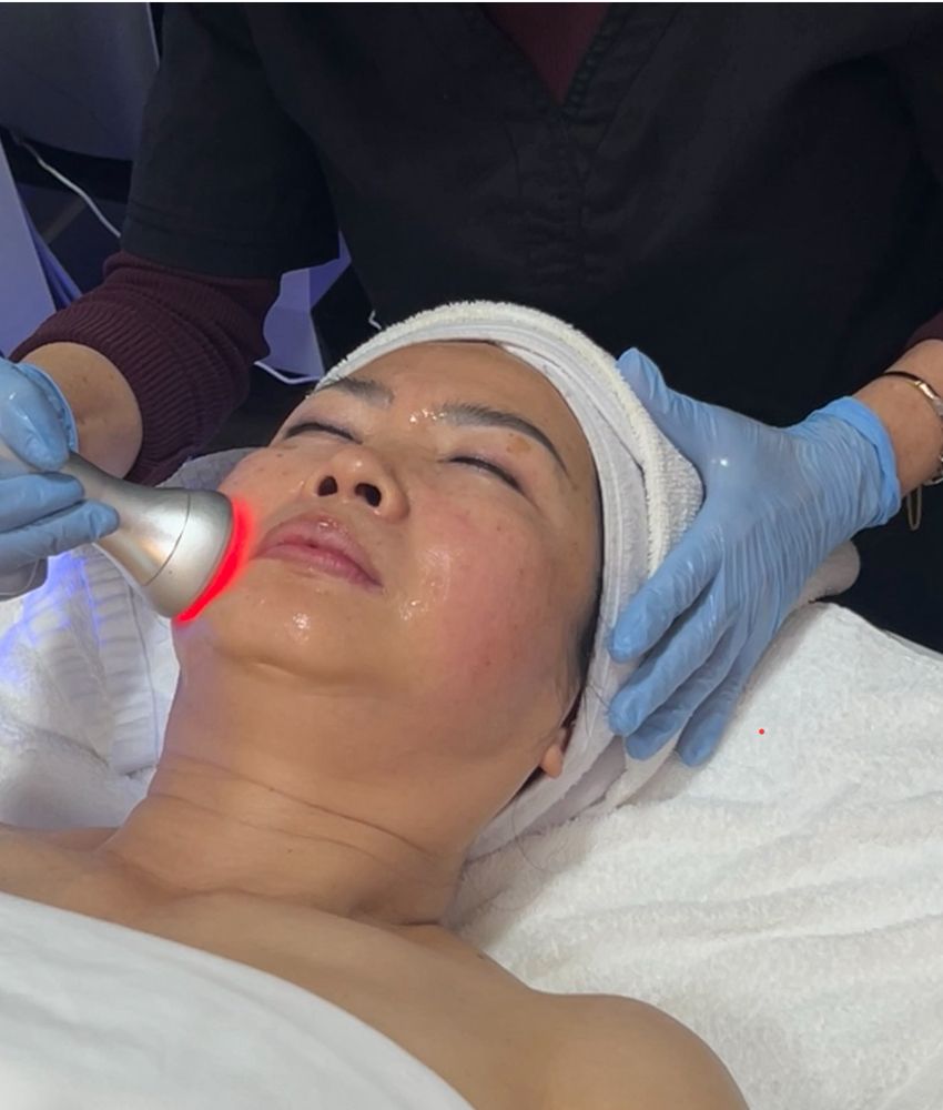 Glow Skin Facial Logo