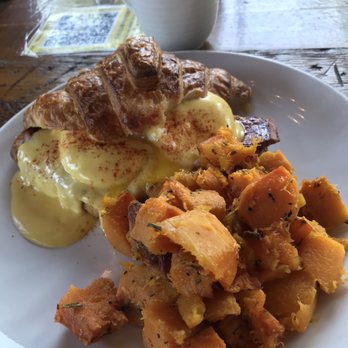 La Provence - Eggs Benedict with a side of Butternut Squash - Bakeries Near Me - Vancouver, Washington La Provence - Eggs Benedict with a side of Butternut Squash - Bakeries Near Me - Vancouver, Washington