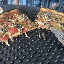 Maestro's Pizza - Supremo Pizza.