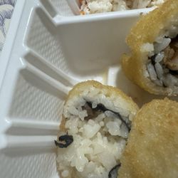 El Chino Taqueria - Sushi mar y tierra no meat in the slice