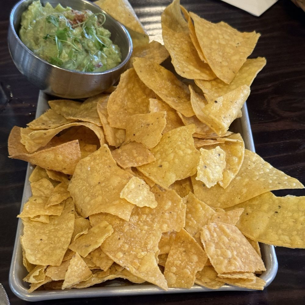 Casa del Barco - Guacamole Fresco and warm chips - Mexican Near Me - Richmond, Virginia
