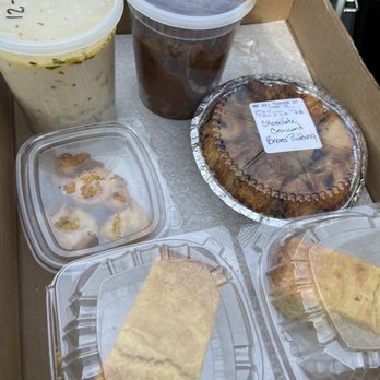 Metro Mart - Clam chowder, beef stew, home made corn bread Ames chocolate chip bread pudding - Convenience Stores Near Me - Providence, Rhode Island