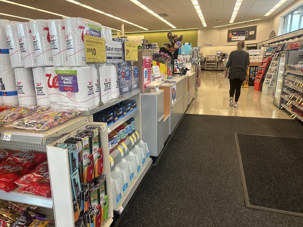 WALGREENS Updated August 2024 10 Photos 1000 Lincoln Pl