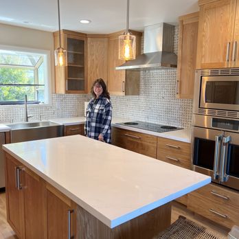 ABK Cabinet Resource - Lots of countertops, oodles of cabinet storage. Lazy Susan in the corner. - Cabinetry Near Me ABK Cabinet Resource - Lots of countertops, oodles of cabinet storage. Lazy Susan in the corner. - Cabinetry Near Me