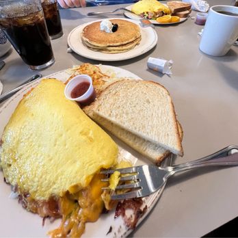 The Omelette Shoppe - Western Omelette Sourdough toast Blueberry short stack pancakes - Breakfast & Brunch Near Me - Traverse City, Michigan The Omelette Shoppe - Western Omelette Sourdough toast Blueberry short stack pancakes - Breakfast & Brunch Near Me - Traverse City, Michigan