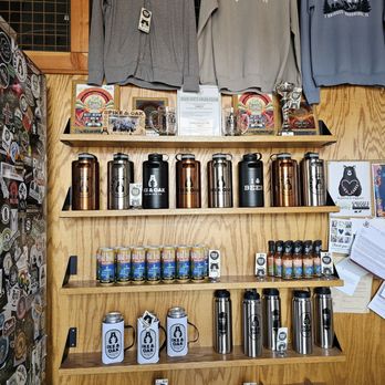 Ike & Oak Brewing Co - Retail area - Brewpubs Near Me - Woodridge, Illinois
