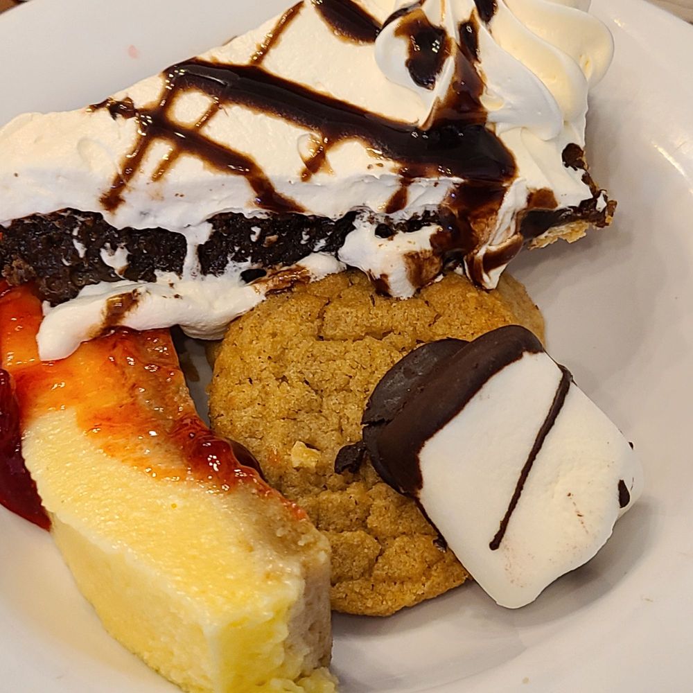 GOLDEN CORRAL BUFFET & GRILL 43 Photos & 48 Reviews 1441 Town Sq