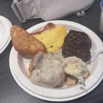 Holiday Inn Express & Suites Chico - Day 2 Breakfast- Turkey sausage, cheese omelet , biscuit and gravy, bacon & hash brown - Hotels Near Me - Chico, California