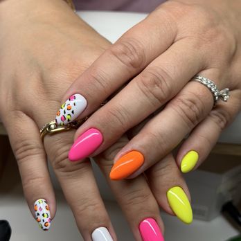 look at me - Eyelash Service Near Me - Los Angeles, California