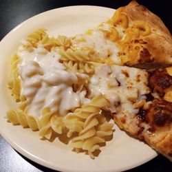 BBQ Chicken & Mac/Cheese pizza