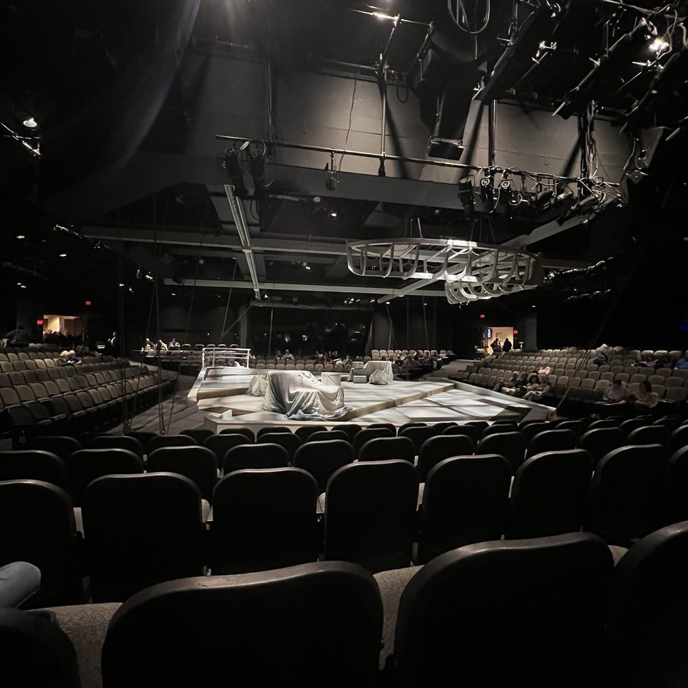 Marriott Theatre - 360 degree stage - Performing Arts Near Me - Lincolnshire, Illinois Marriott Theatre - 360 degree stage - Performing Arts Near Me - Lincolnshire, Illinois
