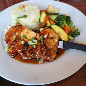 Manny's Steakhouse - Honey Glazed Chicken, Rice Pilaf, and Grilled Vegetables - Steakhouses Near Me - Vallejo, California Manny's Steakhouse - Honey Glazed Chicken, Rice Pilaf, and Grilled Vegetables - Steakhouses Near Me - Vallejo, California