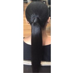 Beauty Mark by Kimberly Hylton - Chic ponytail on natural Client
