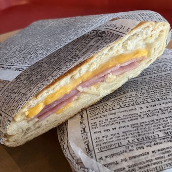 Viva Cafeto Bakery - Ham and cheese with mayonnaise on pan sobao - Desserts Near Me - Bayamon, Puerto Rico Viva Cafeto Bakery - Ham and cheese with mayonnaise on pan sobao - Desserts Near Me - Bayamon, Puerto Rico