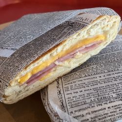 Viva Cafeto Bakery - Ham and cheese with mayonnaise on pan sobao