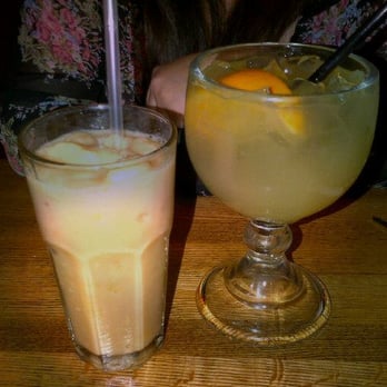 Applebee's Grill + Bar - Mango, peach, pomegranate slush (left) and peach sangria (right) - American Near Me - Elk Grove, California
