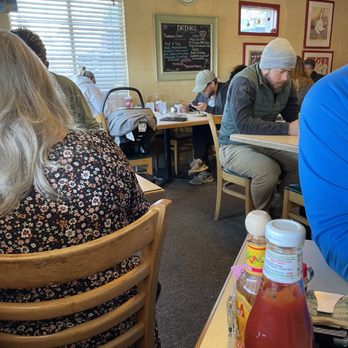 Katrina's Cafe - Seatings - Breakfast & Brunch Near Me - Auburn, California