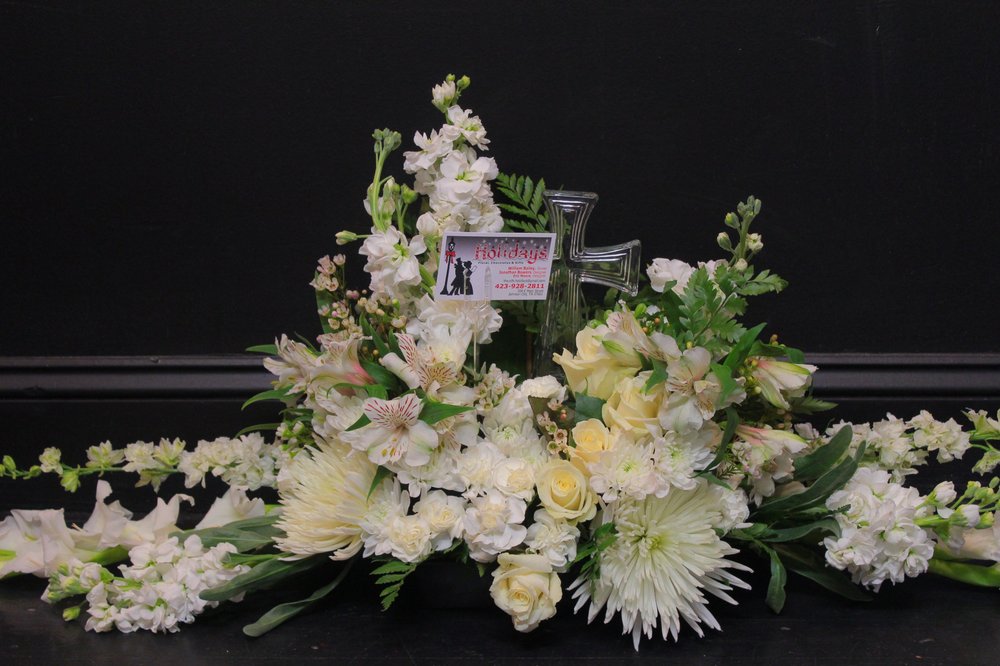 HOLIDAYS FLORIST & GIFTS Updated June 2024 54 Photos 2708 N Roan