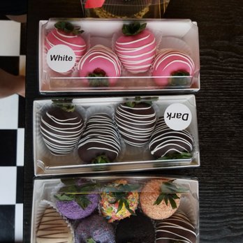 Dipped by Dee - Better pic - Desserts Near Me - Aiea, Hawaii