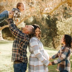 Capturedbydaniellem - Maternity family photo