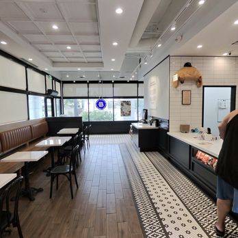 Paris Baguette - Bakeries Near Me - Temecula, California