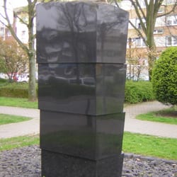 Anne Franck - Mahnmal - Rückansicht Anne-Frank-Denkmal